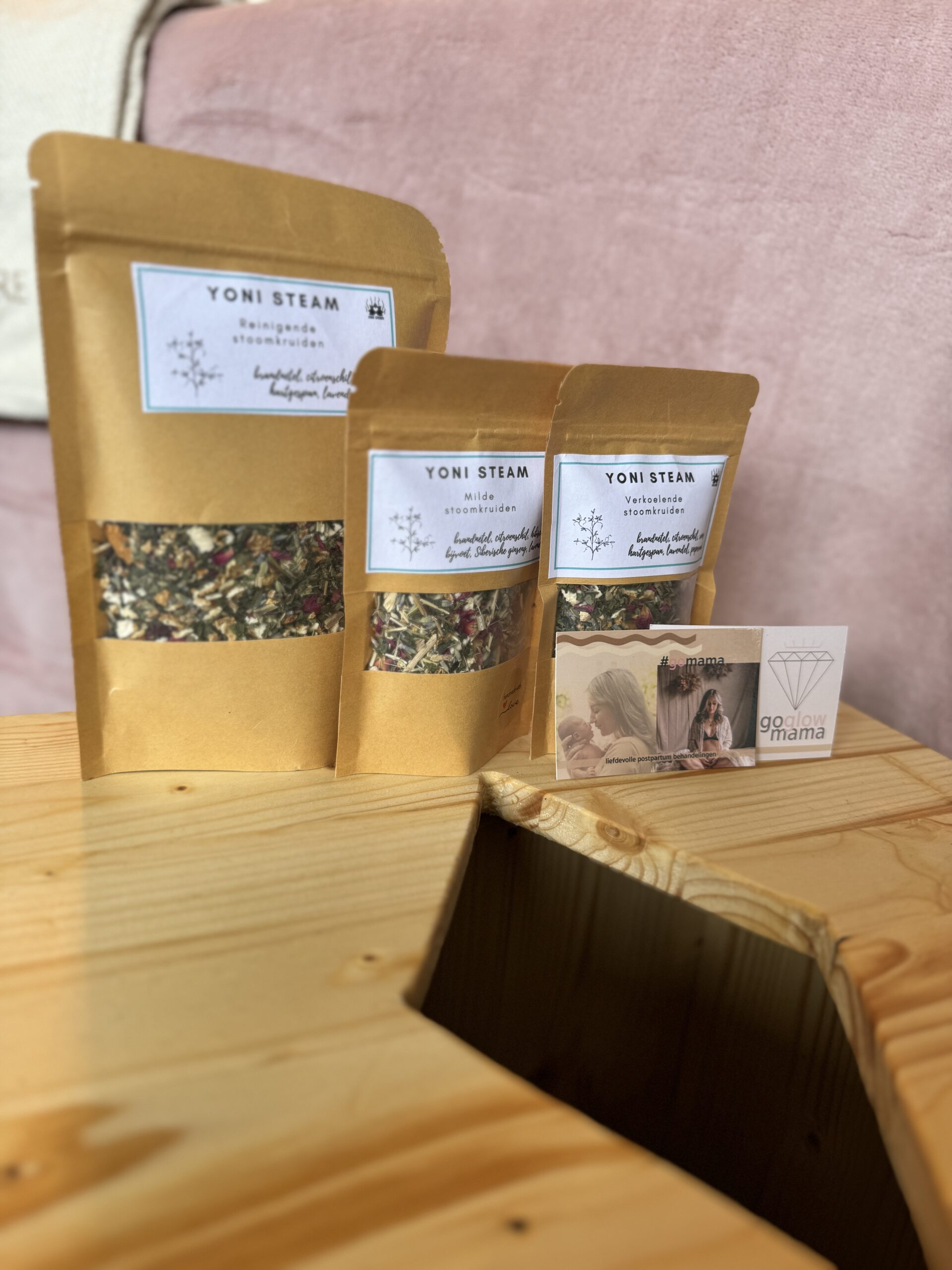 yoni-steam: het stomen van je yoni, ander woord voor vagina, kort na de geboorte is verzachtend, verlichtend en enorm reinigend. Helpt enorm bij  jeukende en brandende hechtingen.