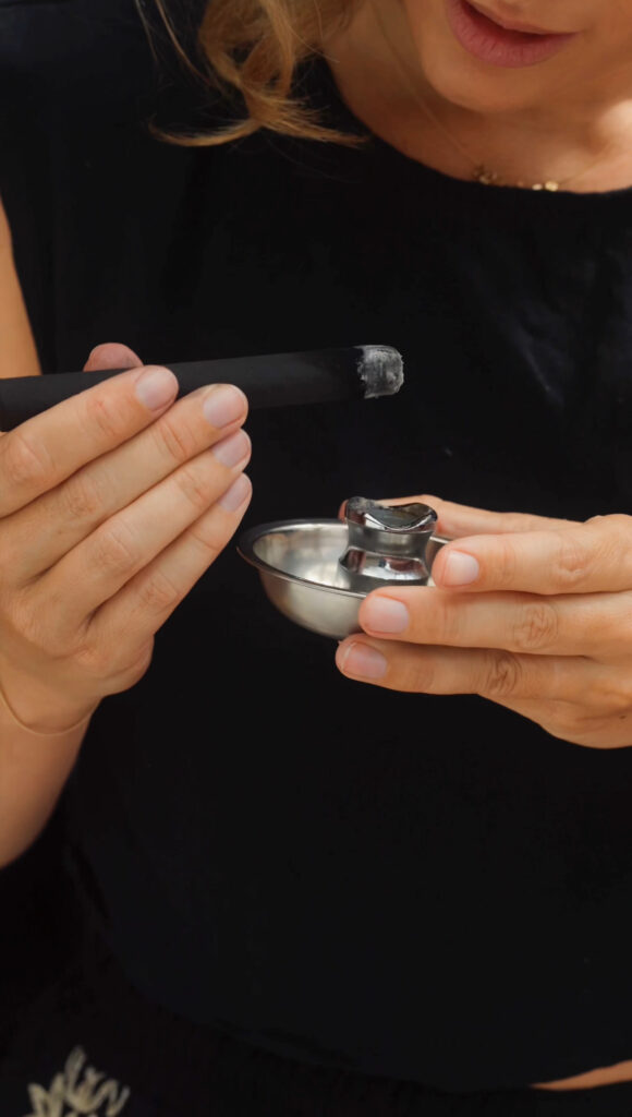 Ervaar diepe ontspanning en herstel met Moxa therapie. Ideaal na de bevalling of bij stuitligging. Behandeling aan huis incl. handleiding & sticks.